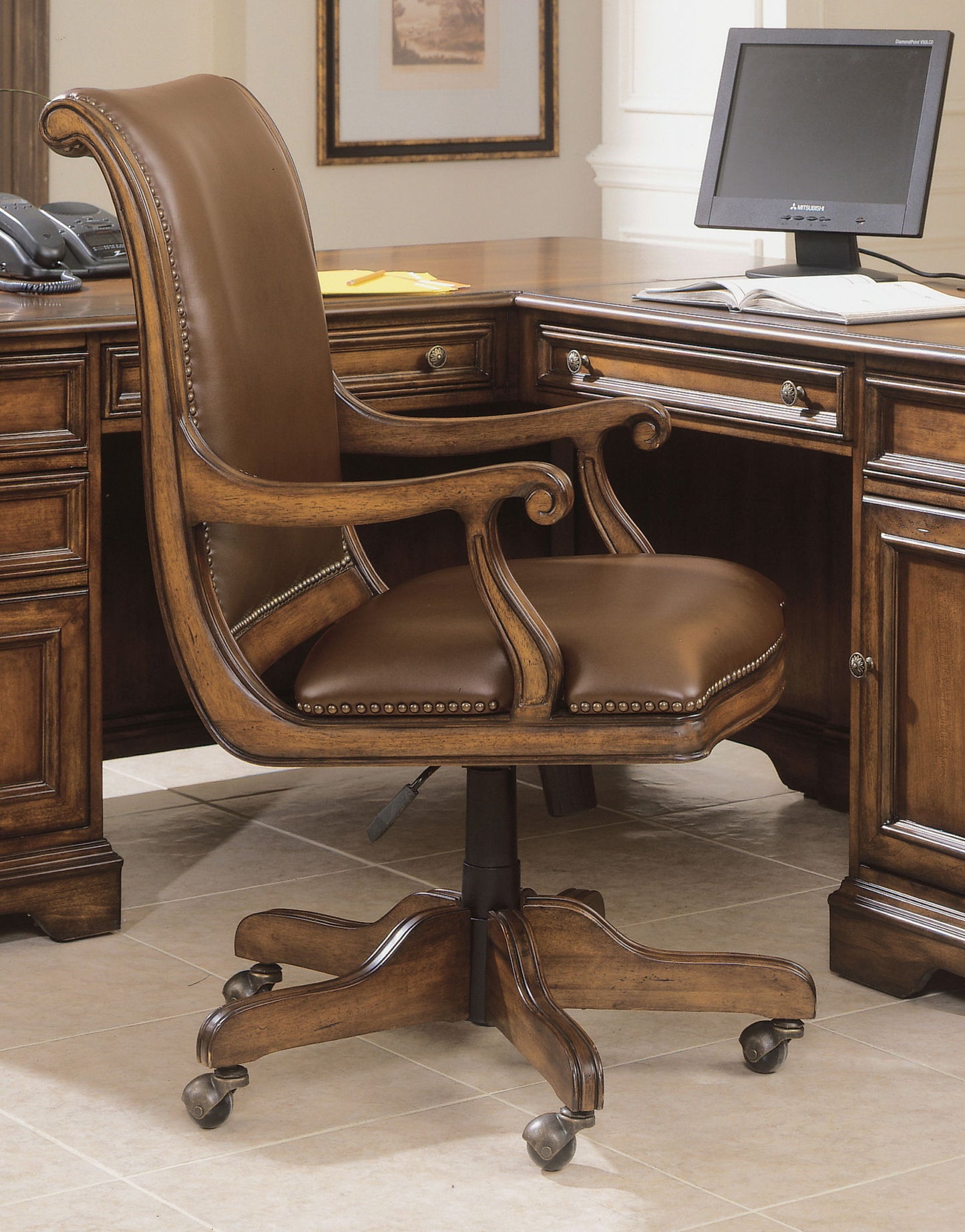Brookhaven - Desk Chair - Light Brown / Dark Brown