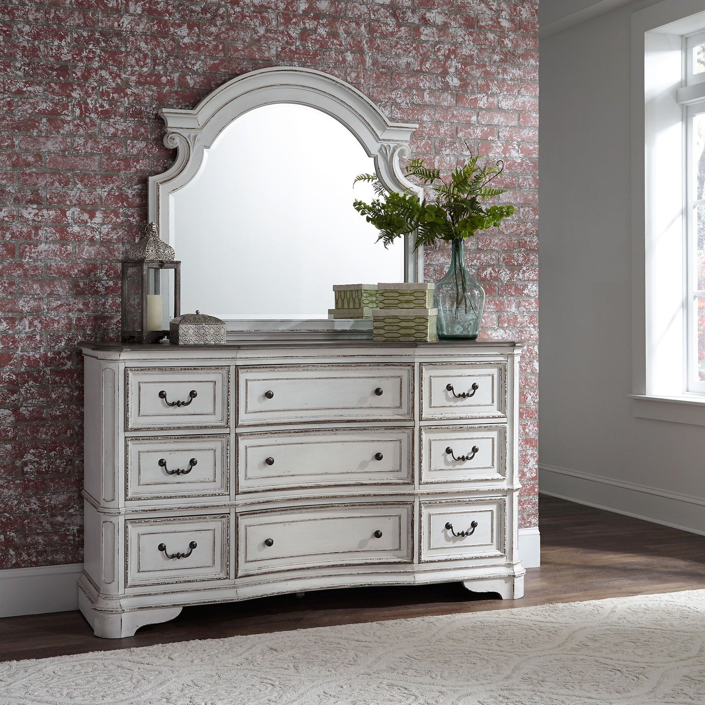 Magnolia Manor - 9 Drawer Dresser - Antique White