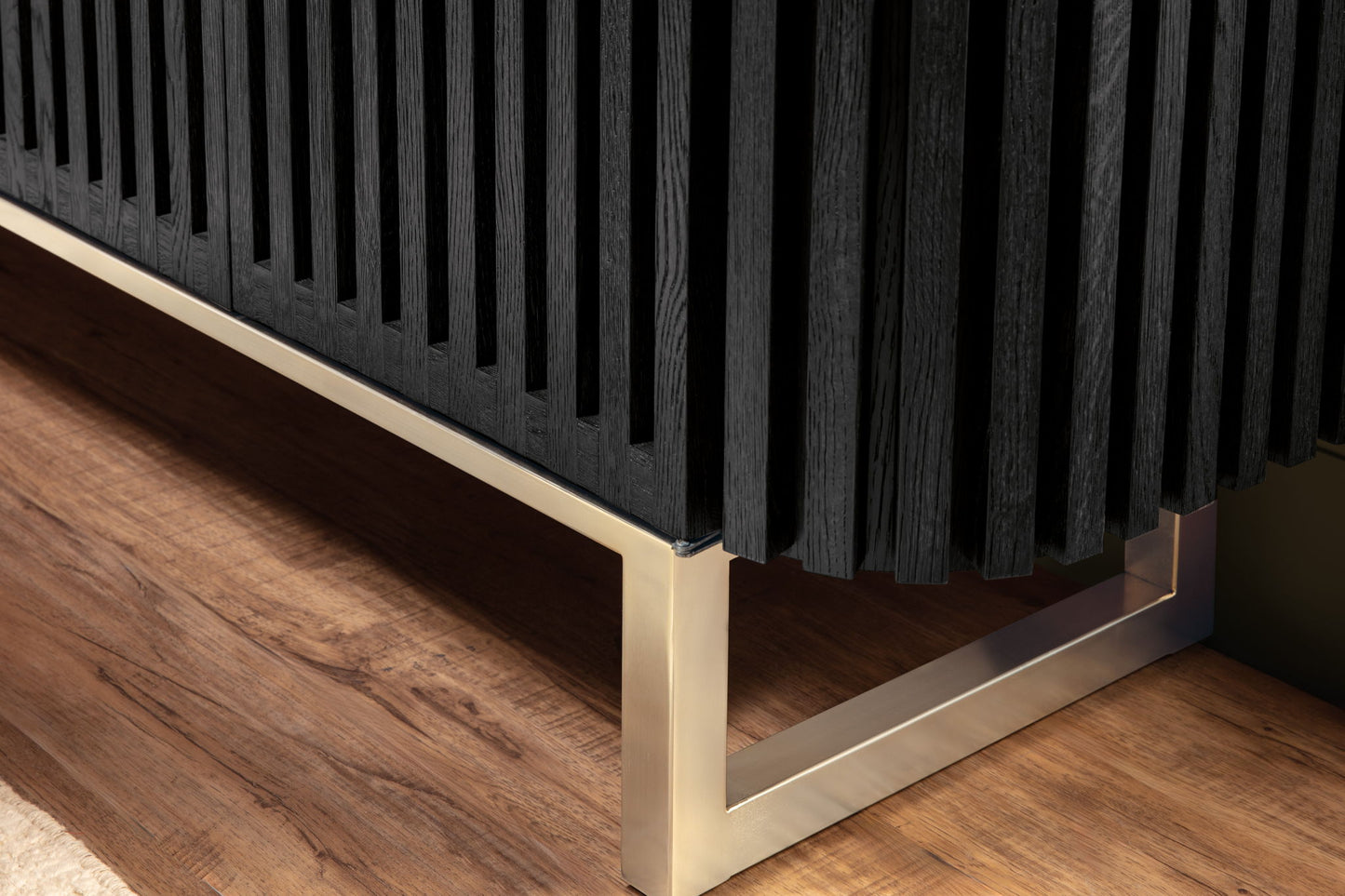 Commerce And Market - Easton Entertainment Console