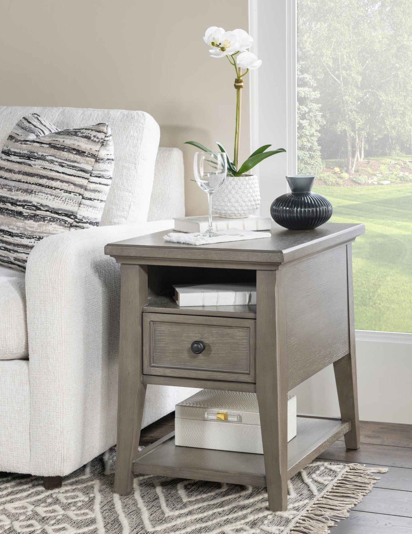 Grayson - Chairside Table - Honeyed Oak