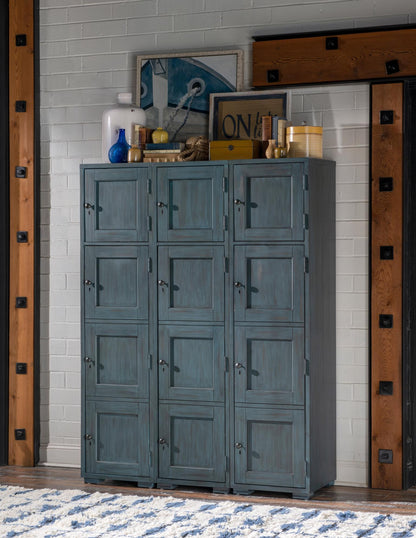 Lake House - Locker