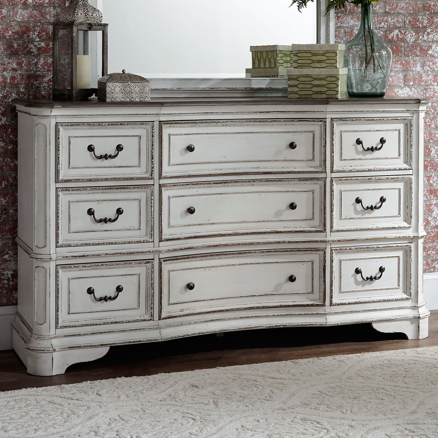 Magnolia Manor - 9 Drawer Dresser - Antique White