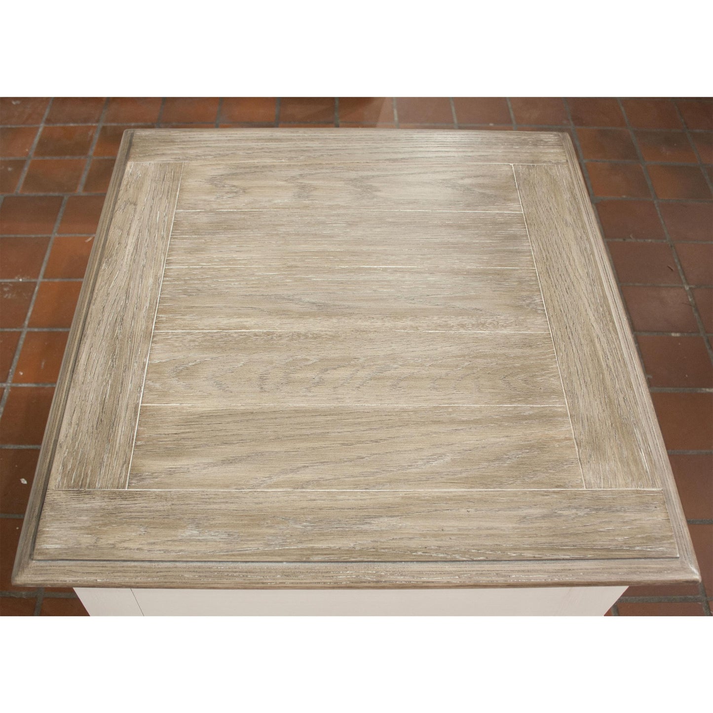 Myra - Table