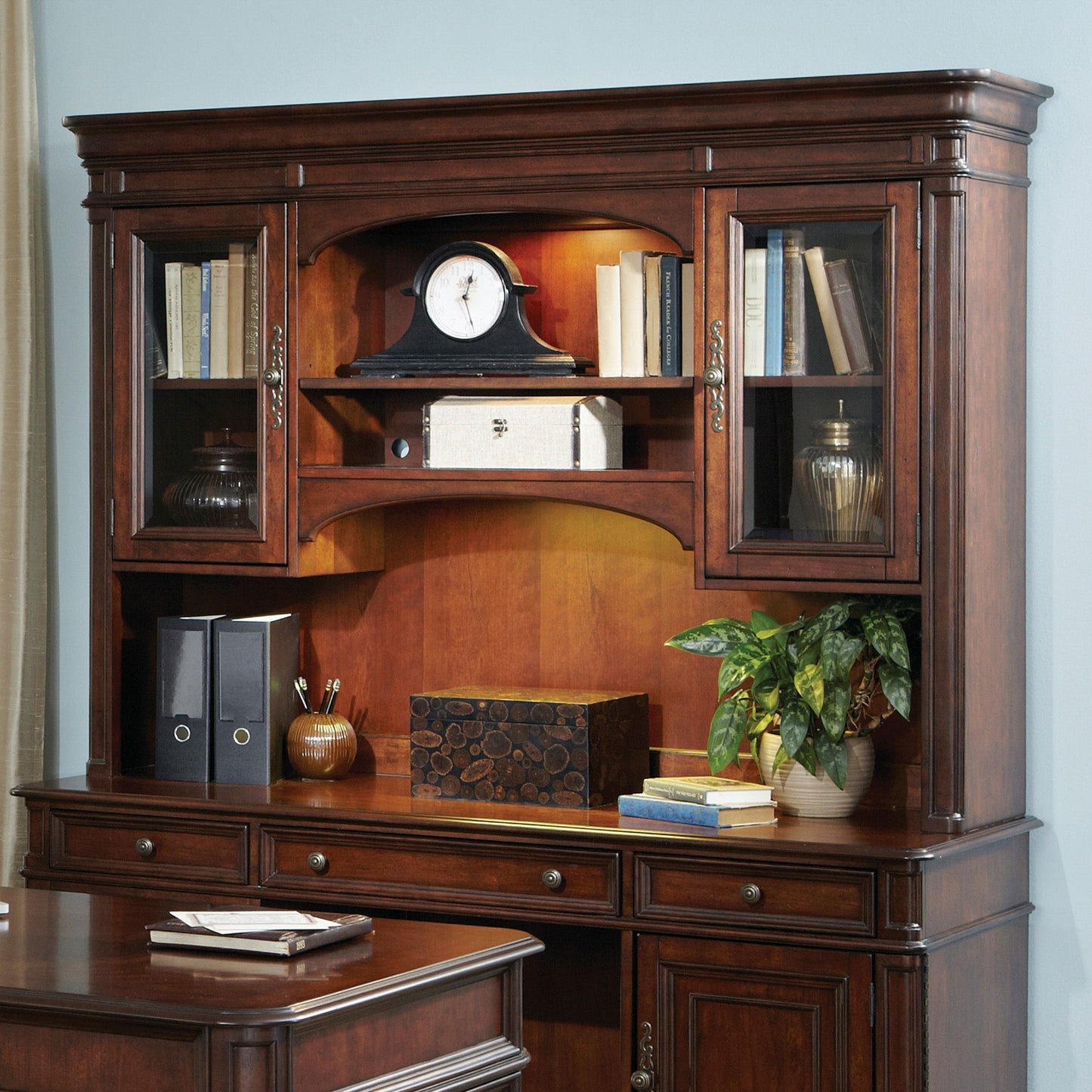 Brayton Manor - Jr Executive Credenza Hutch - Cognac