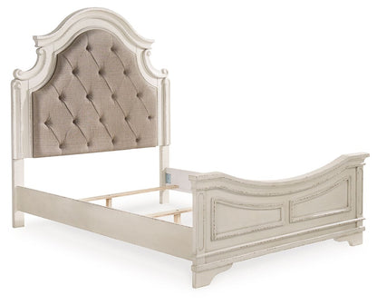 Realyn - Upholstered Panel Bed