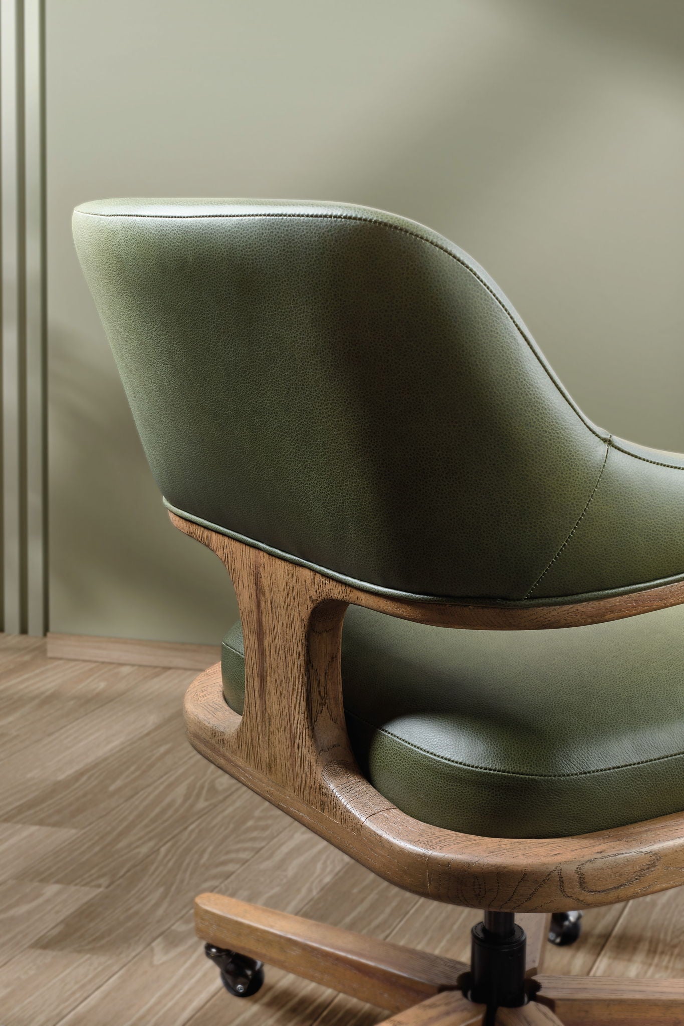 EC - Briar Executive Swivel Tilt Chair - Dark Green / Light Brown