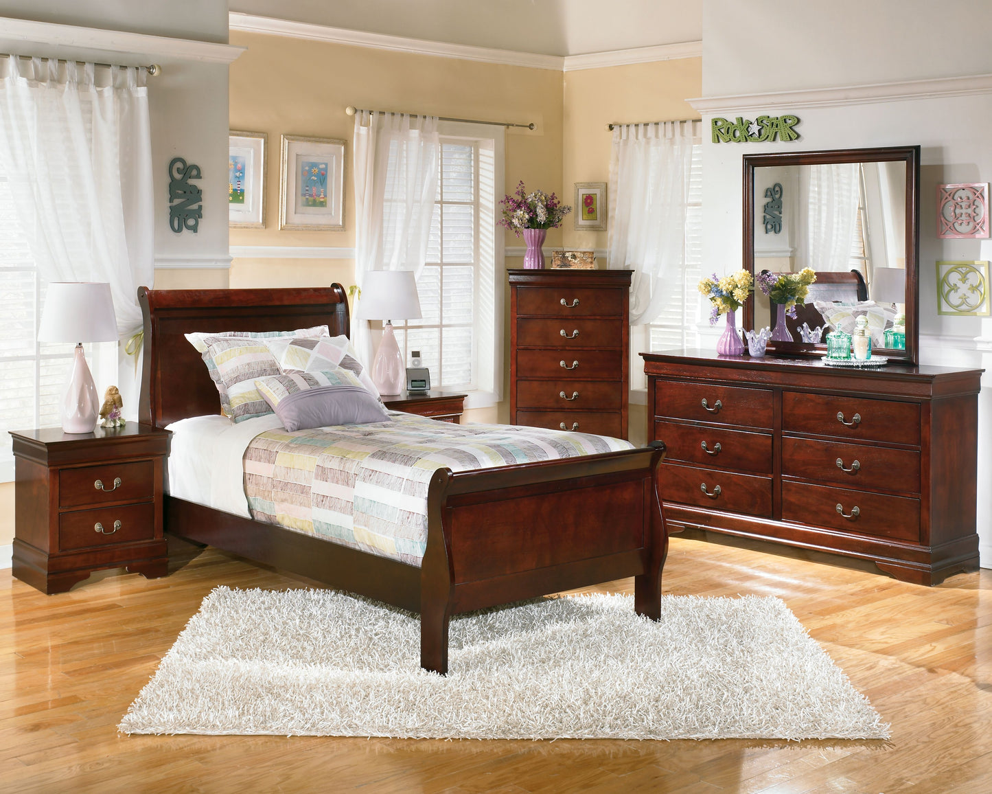 Alisdair - Chest - Reddish Brown