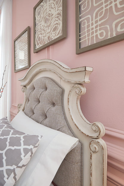 Realyn - Panel Bed
