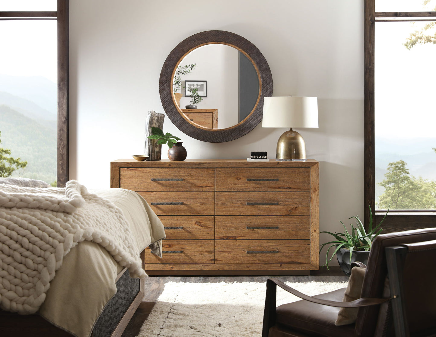 Big Sky - 8-Drawer Dresser - Light Brown