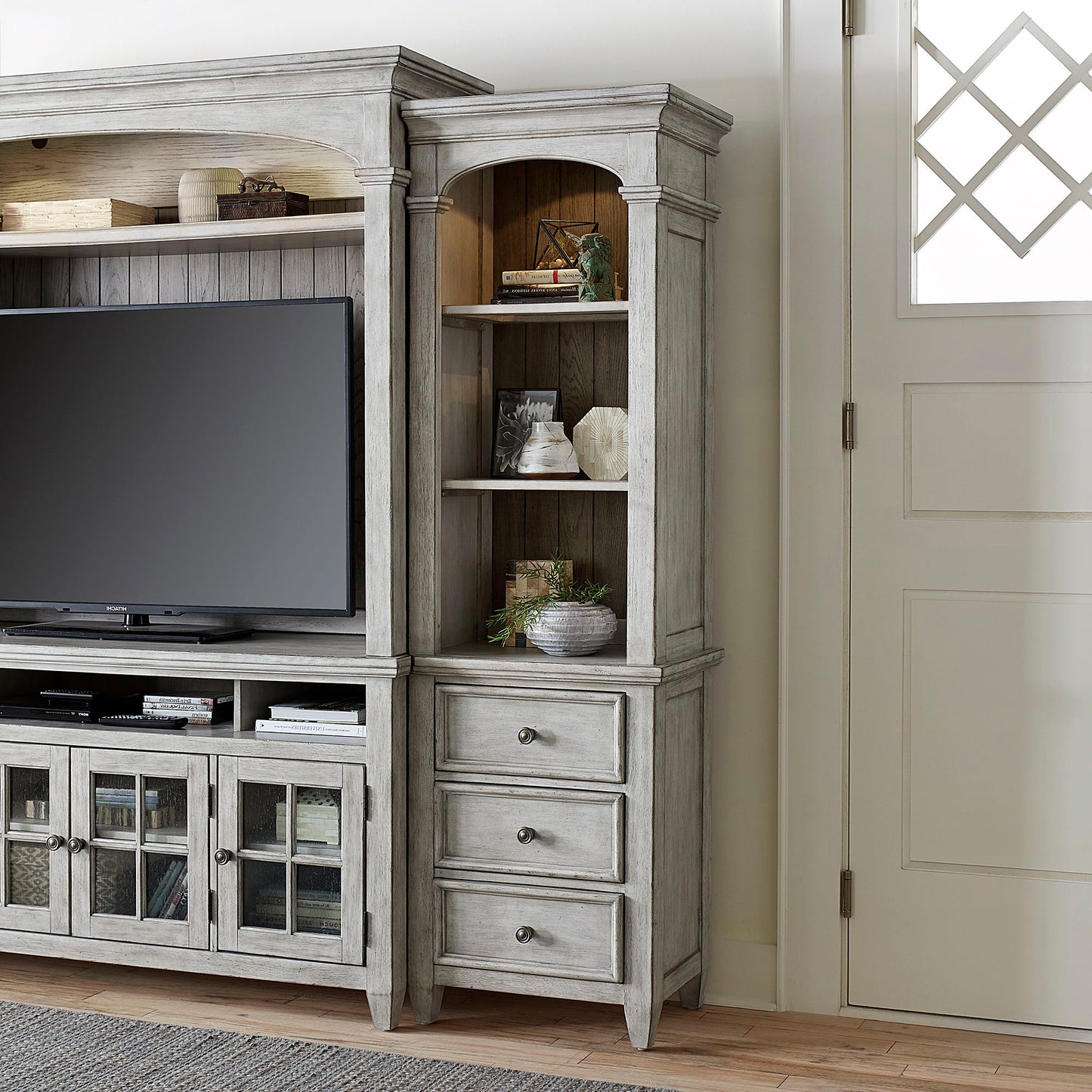 Heartland - Right Pier - Antique White / Tobacco Tops