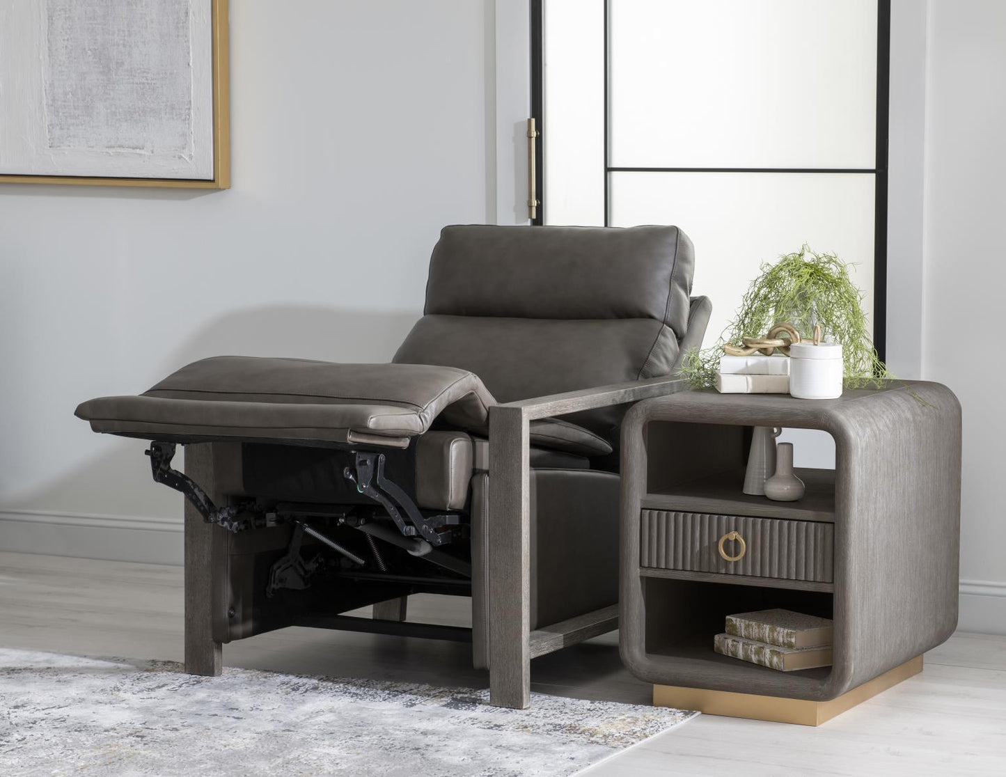 Luna Ravello - Wood Arm Recliner