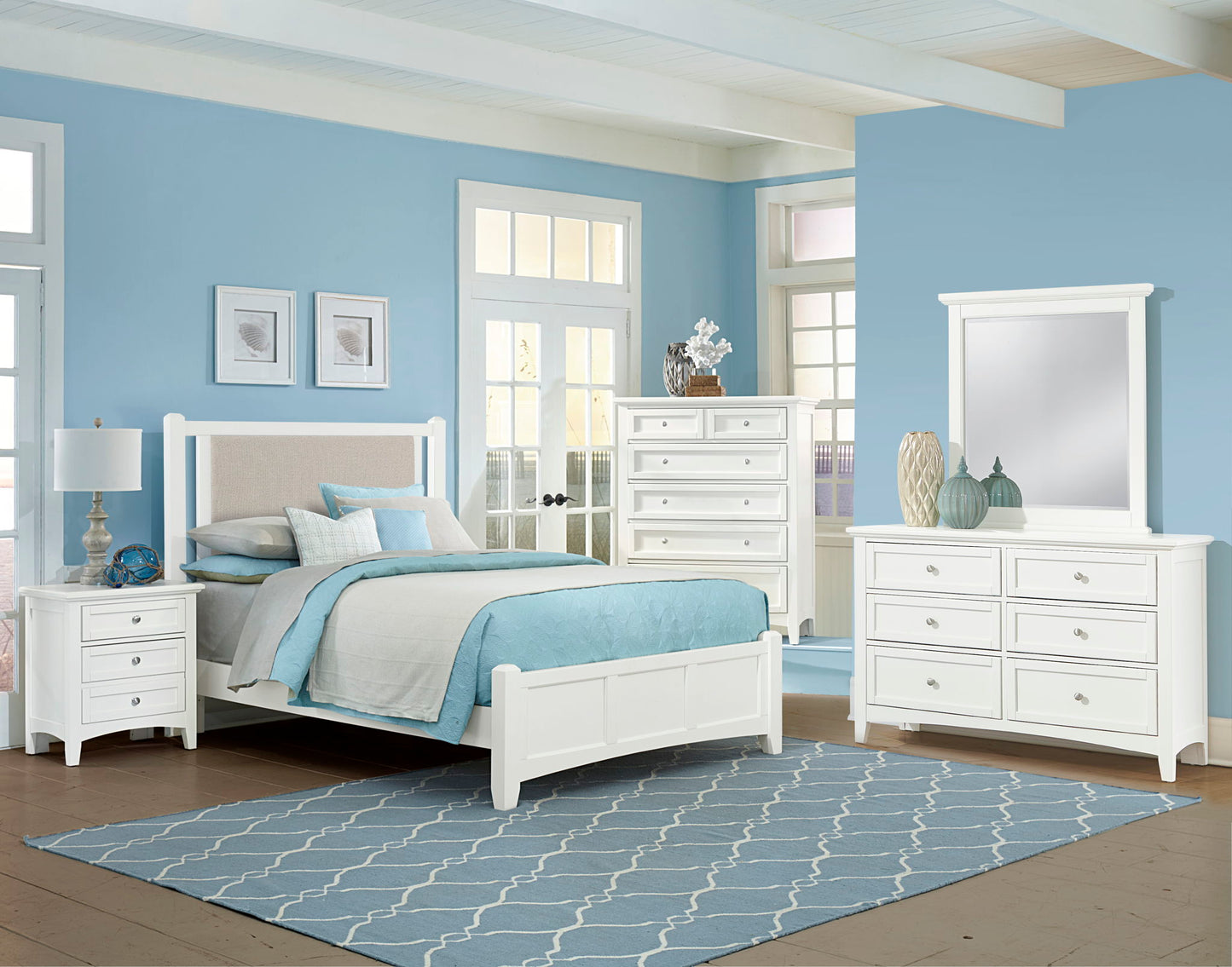 Bonanza - Pebble Gray Upholstered Bed With Mansion Footboard