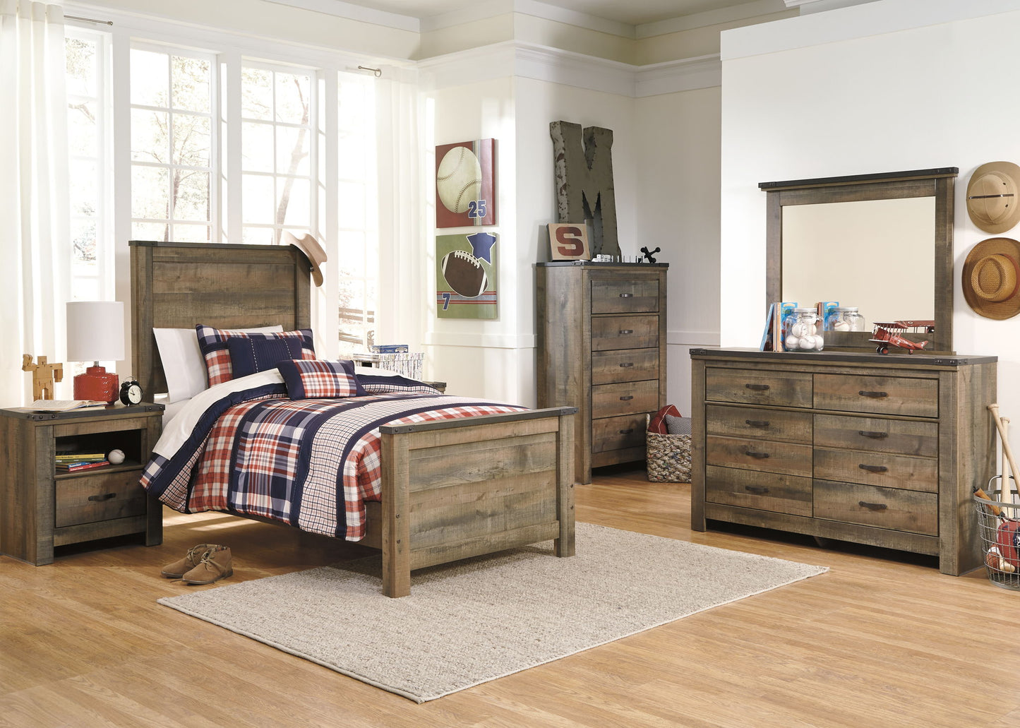 Trinell - Panel Bed