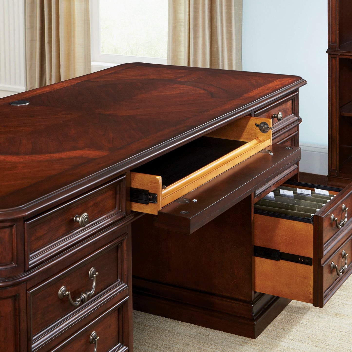 Brayton Manor - Jr Executive Desk - Cognac