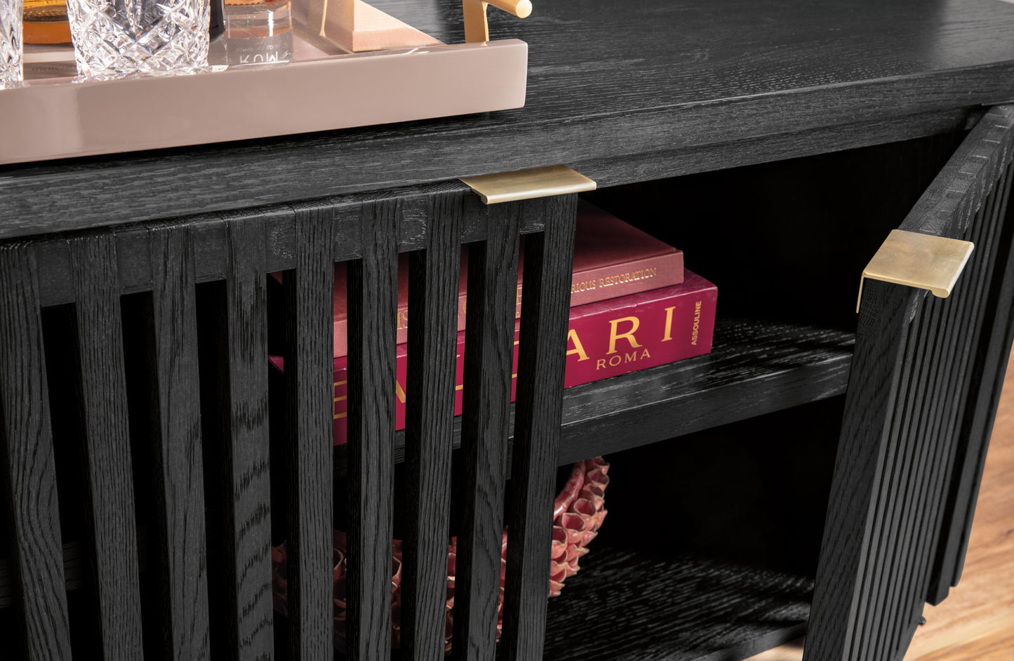 Commerce And Market - Easton Entertainment Console