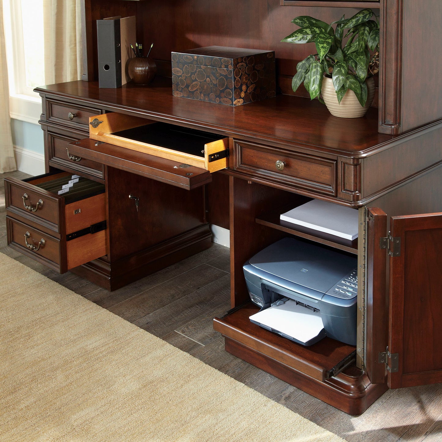Brayton Manor - Credenza - Cognac