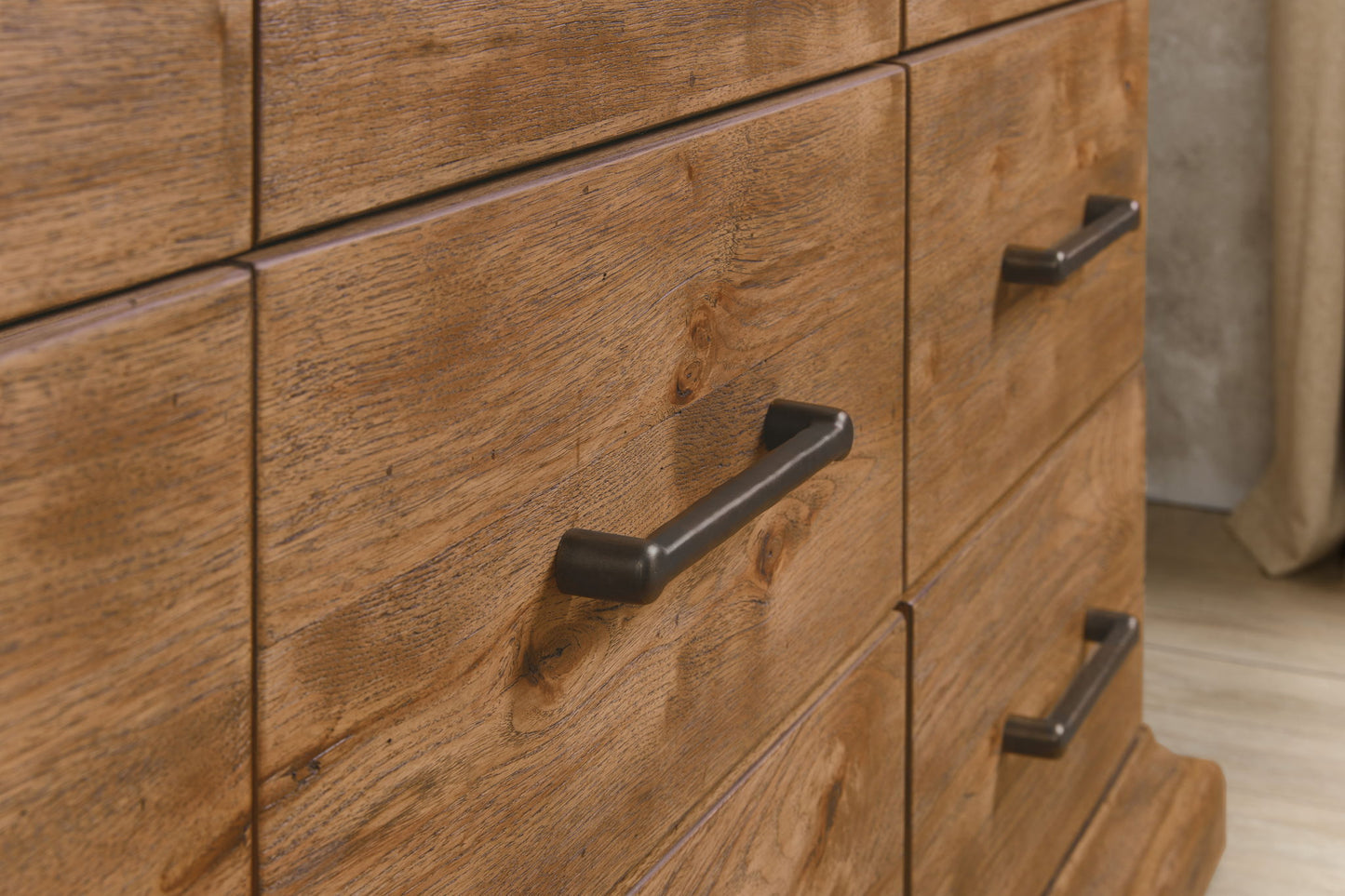 Big Sky - 9-Drawer Dresser - Light Brown