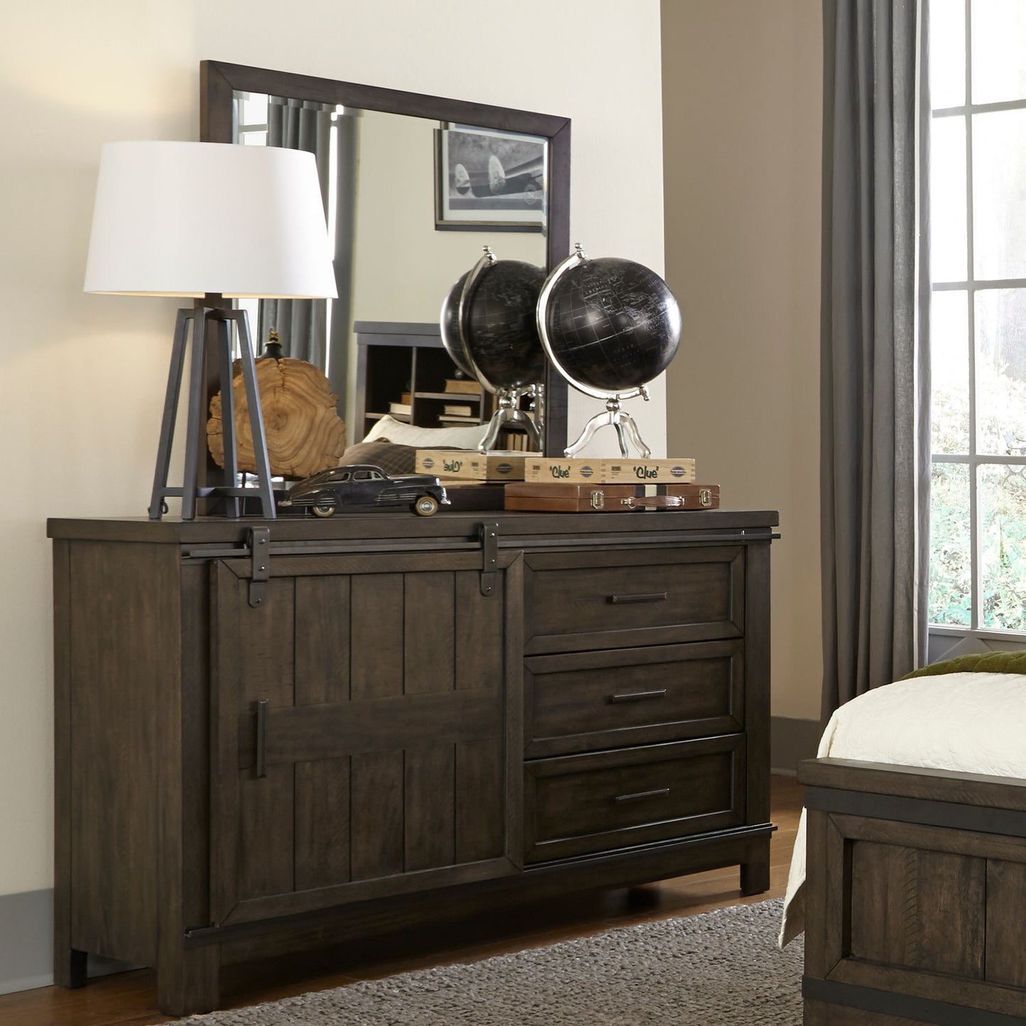Thornwood Hills - Mirror - Rock Beaten Brown